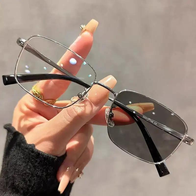 Smart zoom and intelligent color-changing lenses, 2-in-1 eyeglasses and sunglasses. Unisex minimalist silicone glasses with clear vision, nose bridge support, ergonomic design, and a lightweight everyday style