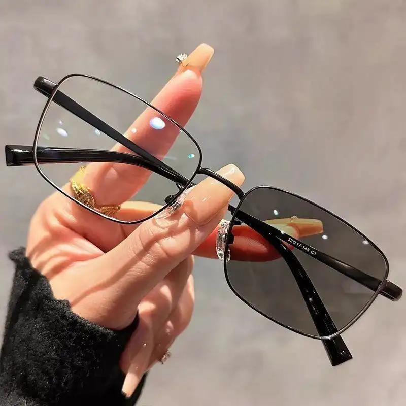 Smart zoom and intelligent color-changing lenses, 2-in-1 eyeglasses and sunglasses. Unisex minimalist silicone glasses with clear vision, nose bridge support, ergonomic design, and a lightweight everyday style